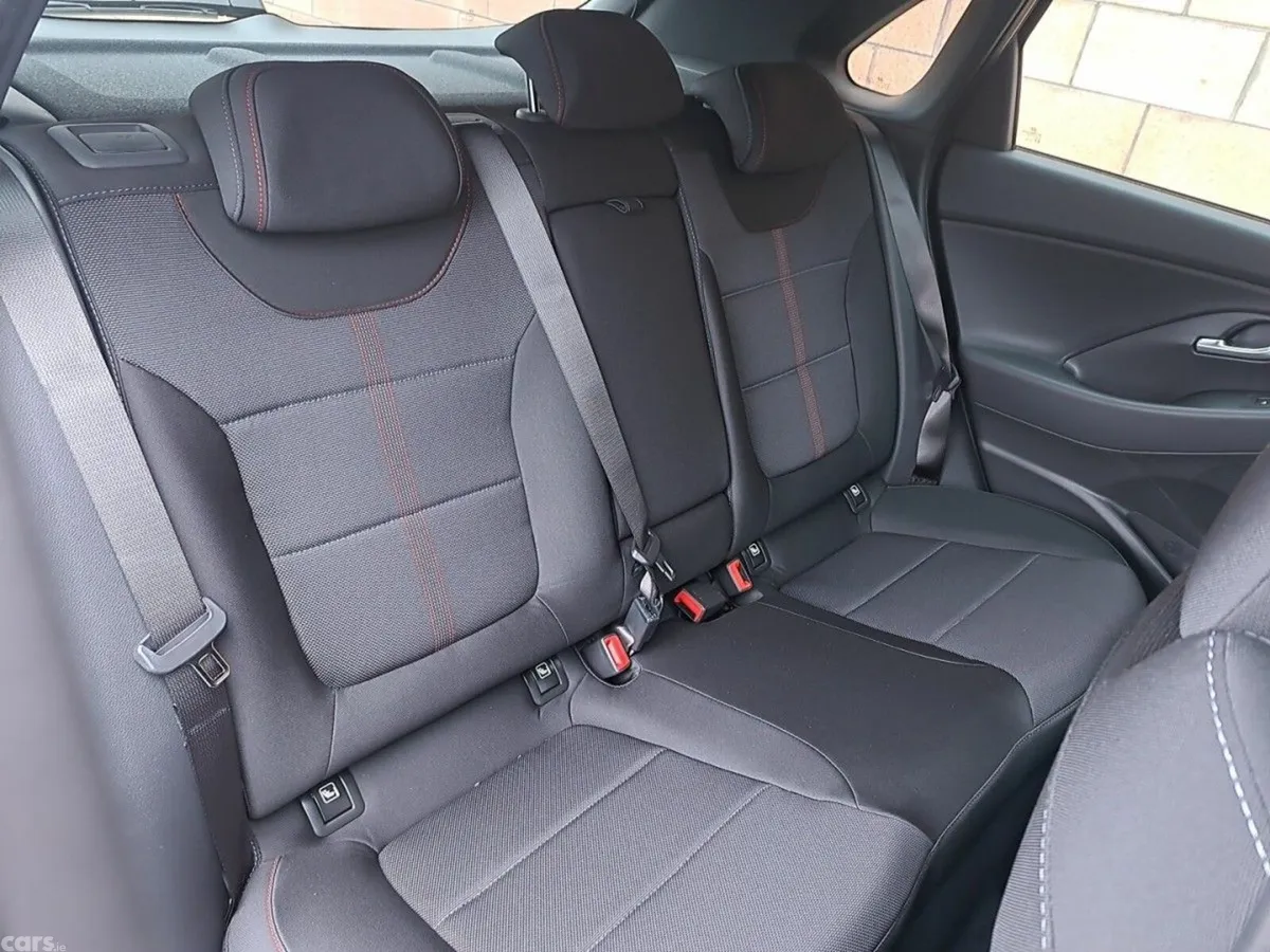 Hyundai i30 Hatchback, Petrol, 2027, Green