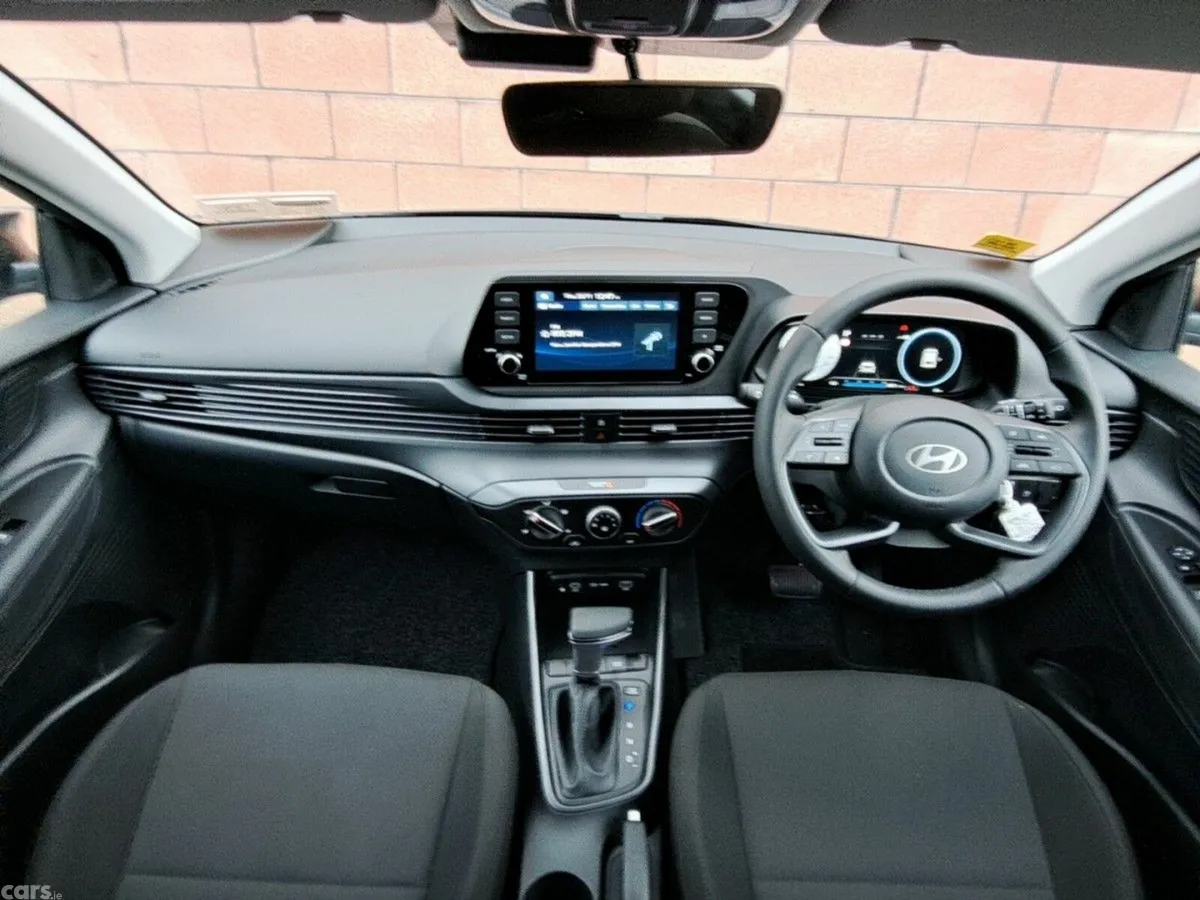 Hyundai i20 Hatchback, Petrol, 2027, Grey