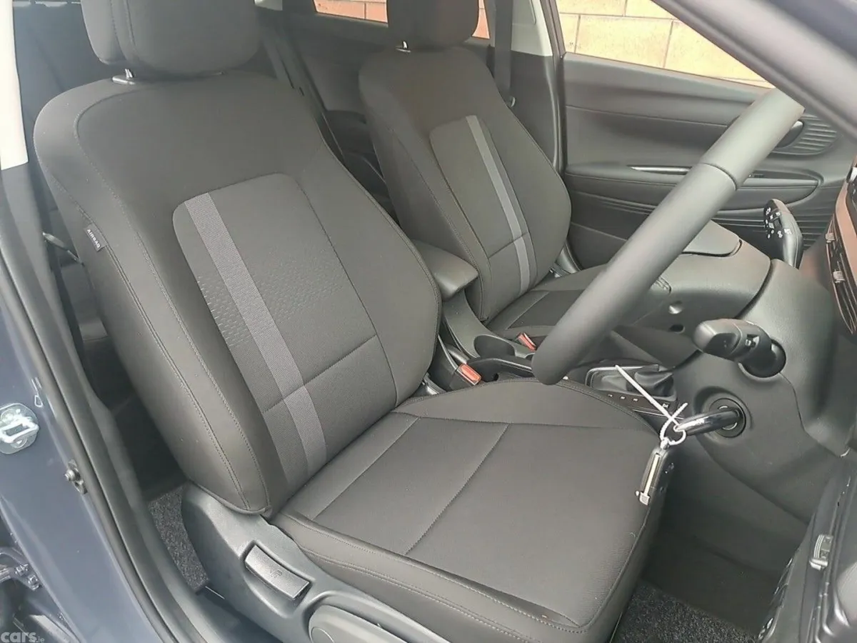 Hyundai i20 Hatchback, Petrol, 2027, Grey