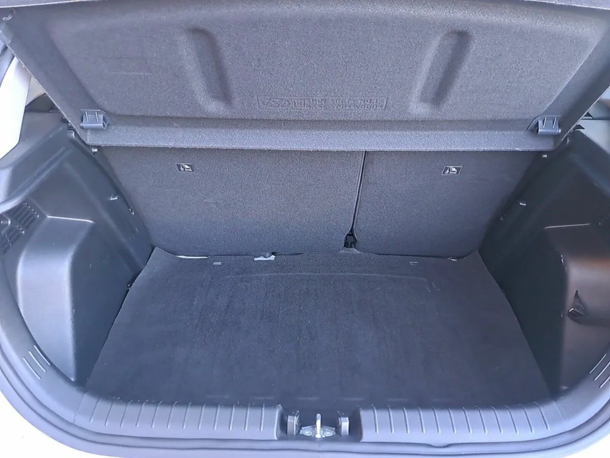 Hyundai i20 Hatchback, Petrol, 2027, Grey