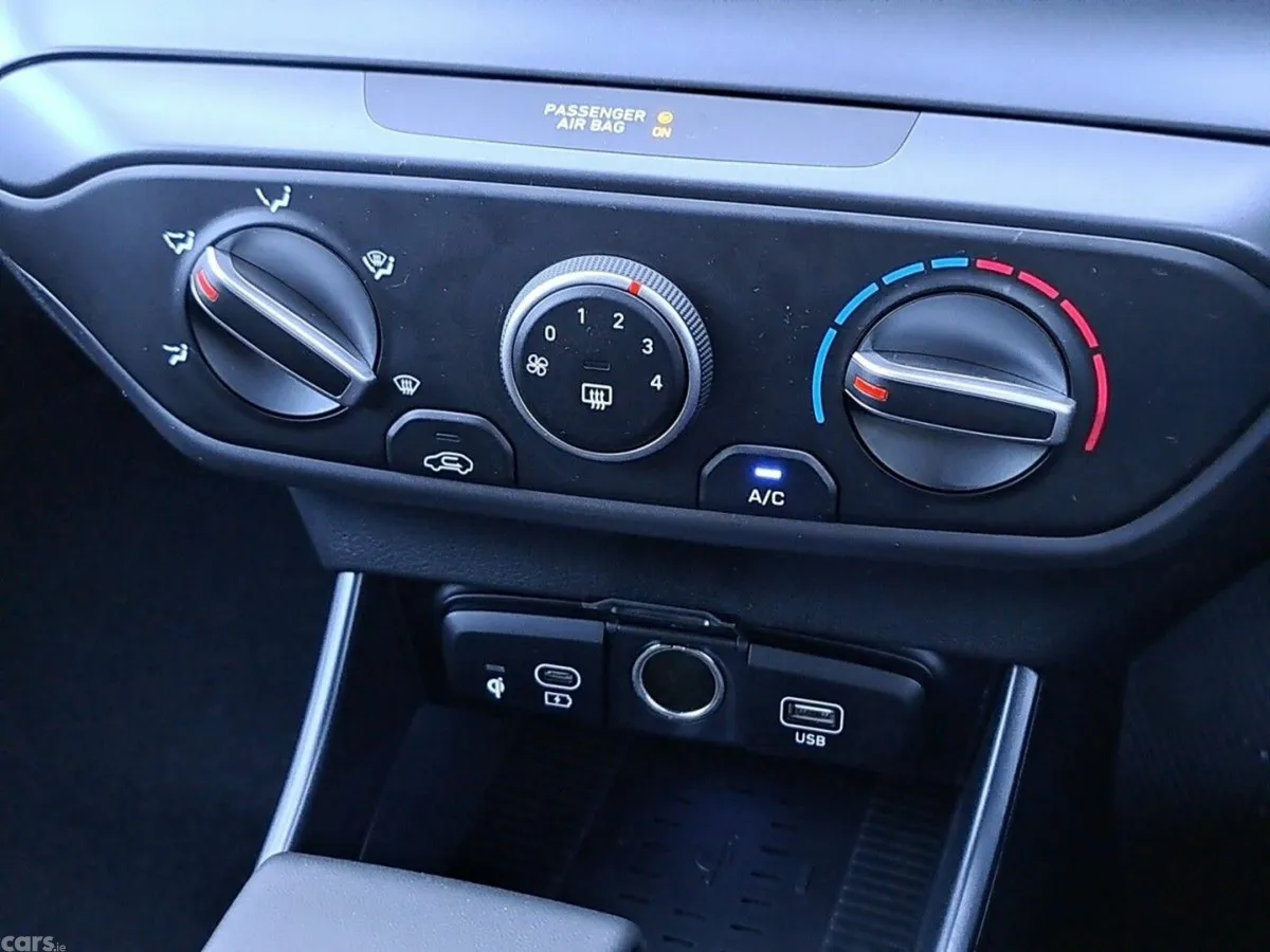 Hyundai i20 Hatchback, Petrol, 2025, Blue