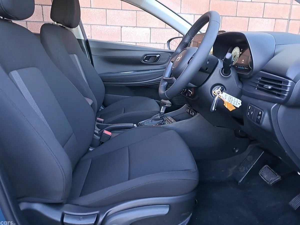 Hyundai i20 Hatchback, Petrol, 2025, Blue