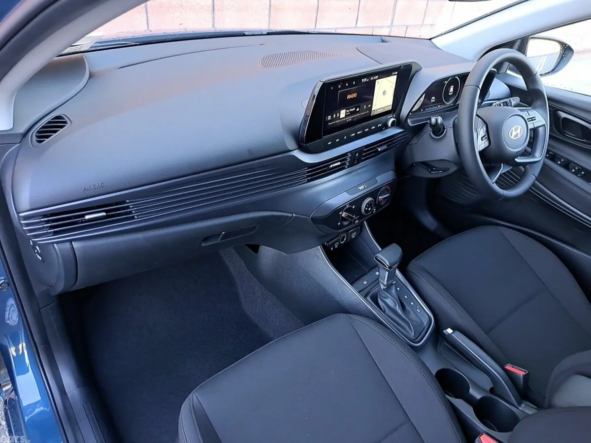 Hyundai i20 Hatchback, Petrol, 2025, Blue