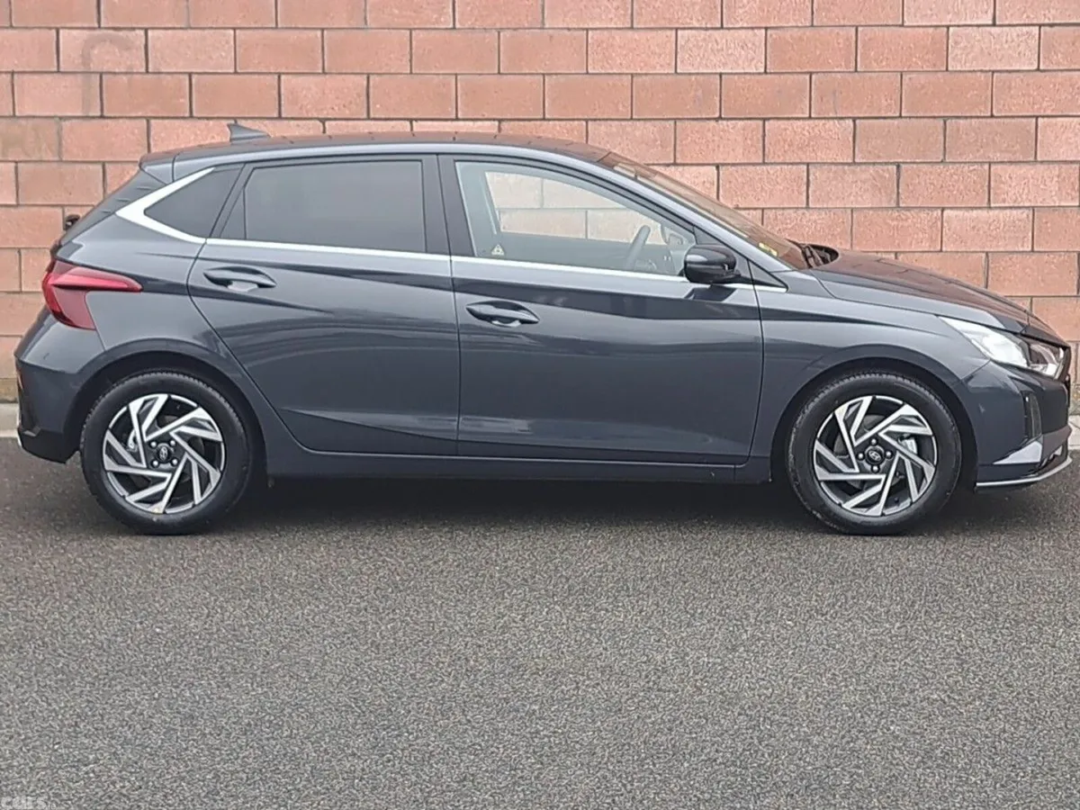 Hyundai i20 Hatchback, Petrol, 2027, Grey
