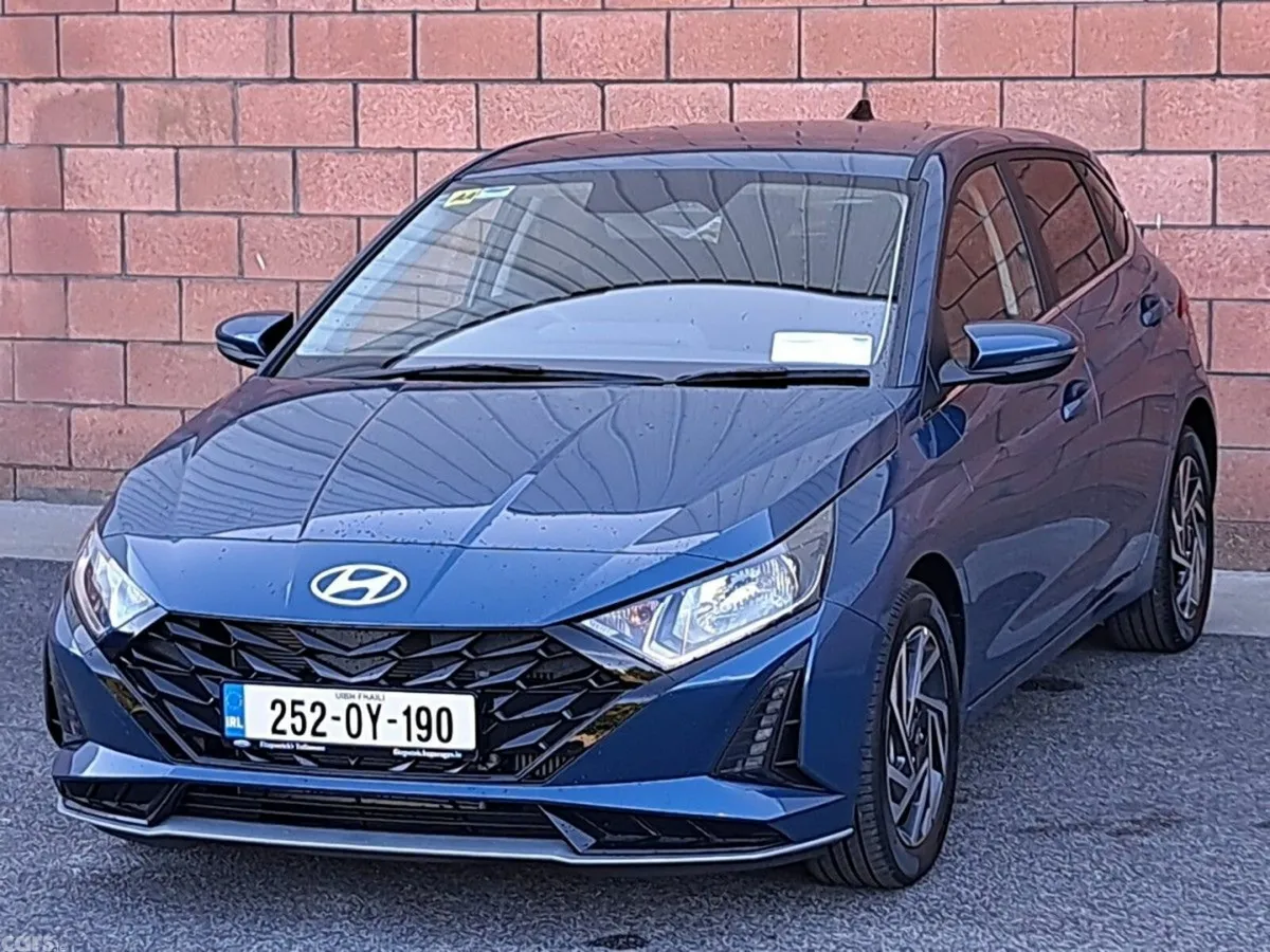 Hyundai i20 Hatchback, Petrol, 2025, Blue