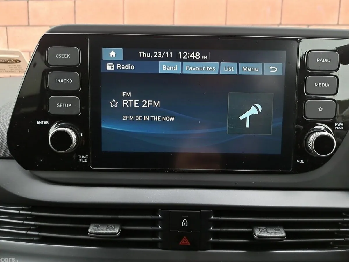 Hyundai i20 Hatchback, Petrol, 2027, Grey