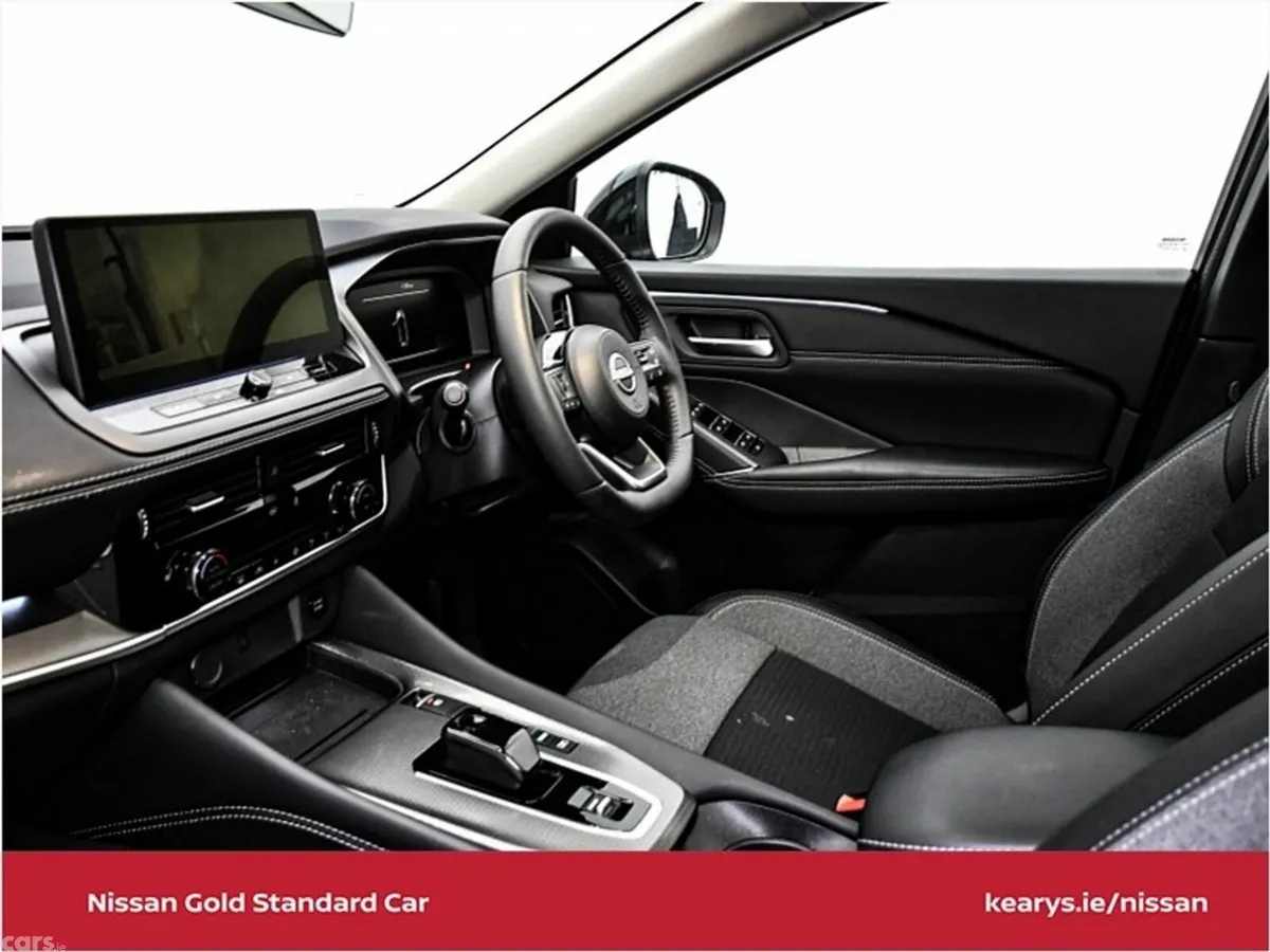 Nissan Qashqai SUV, Petrol Hybrid, 2025, Red