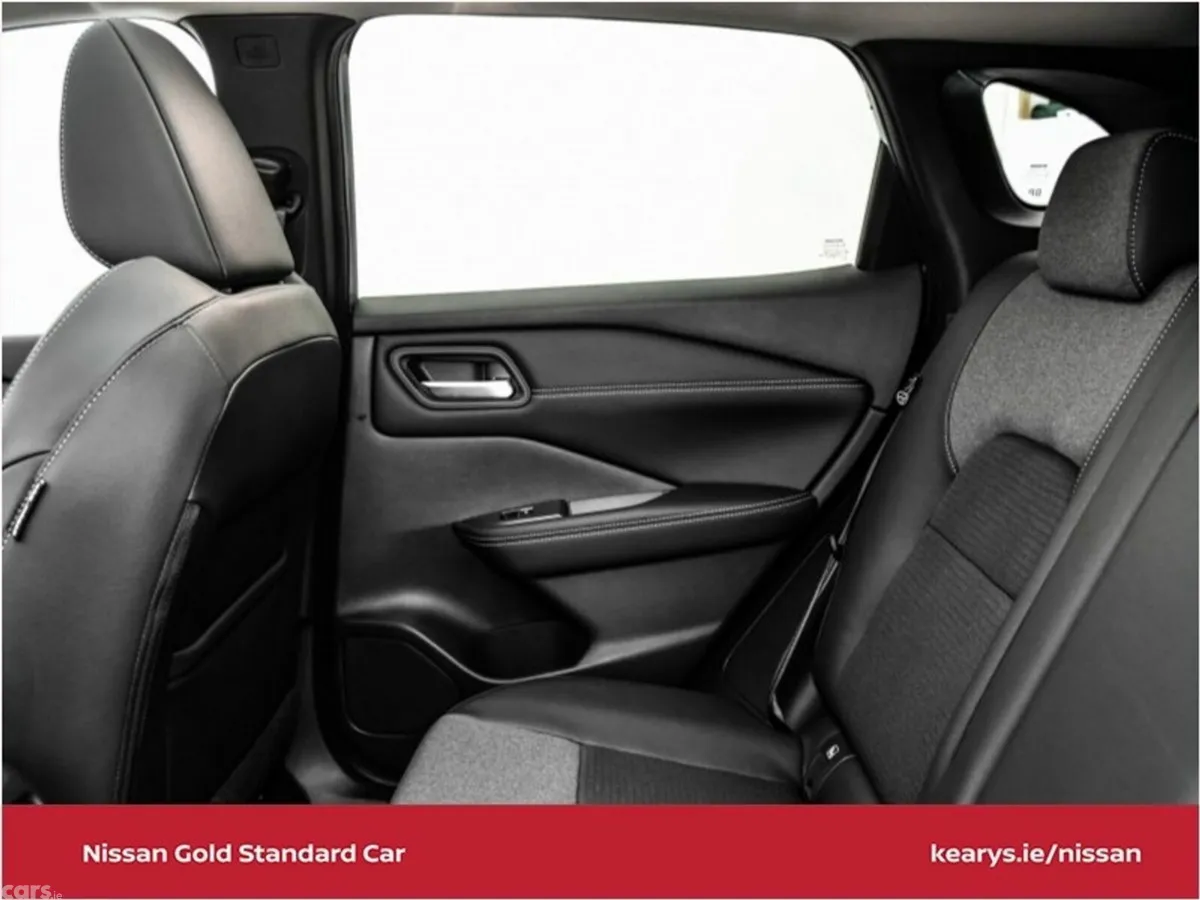 Nissan Qashqai SUV, Petrol Hybrid, 2025, Red