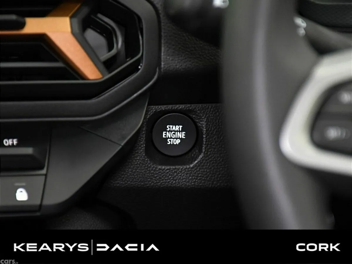 Dacia Duster SUV, Petrol Hybrid, 2027, Green