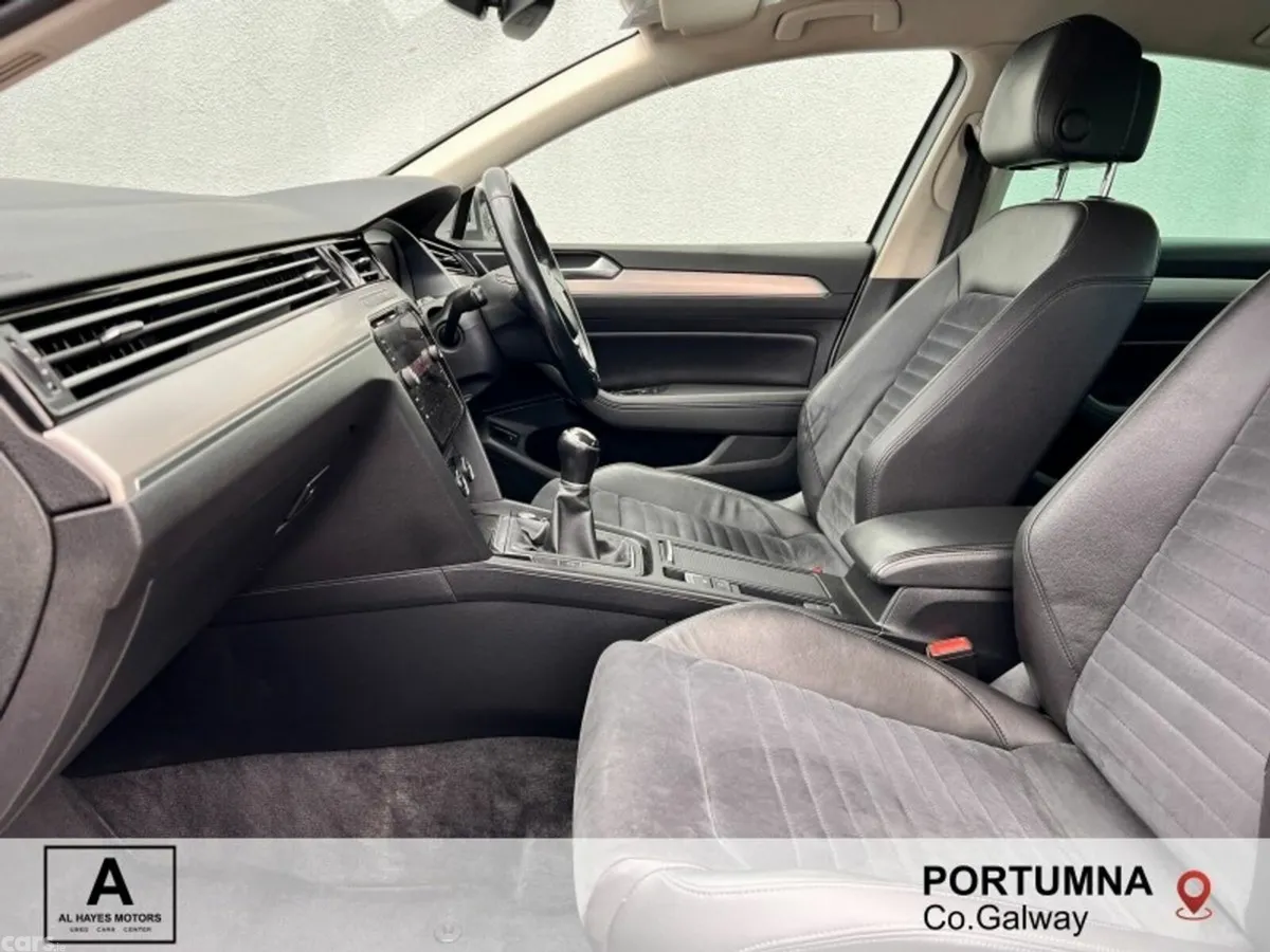 Volkswagen Passat Saloon, Diesel, 2018, Silver