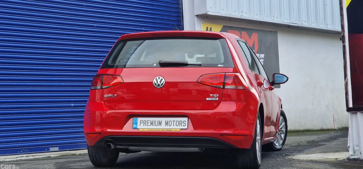 Volkswagen Golf Hatchback, Petrol, 2016, Red