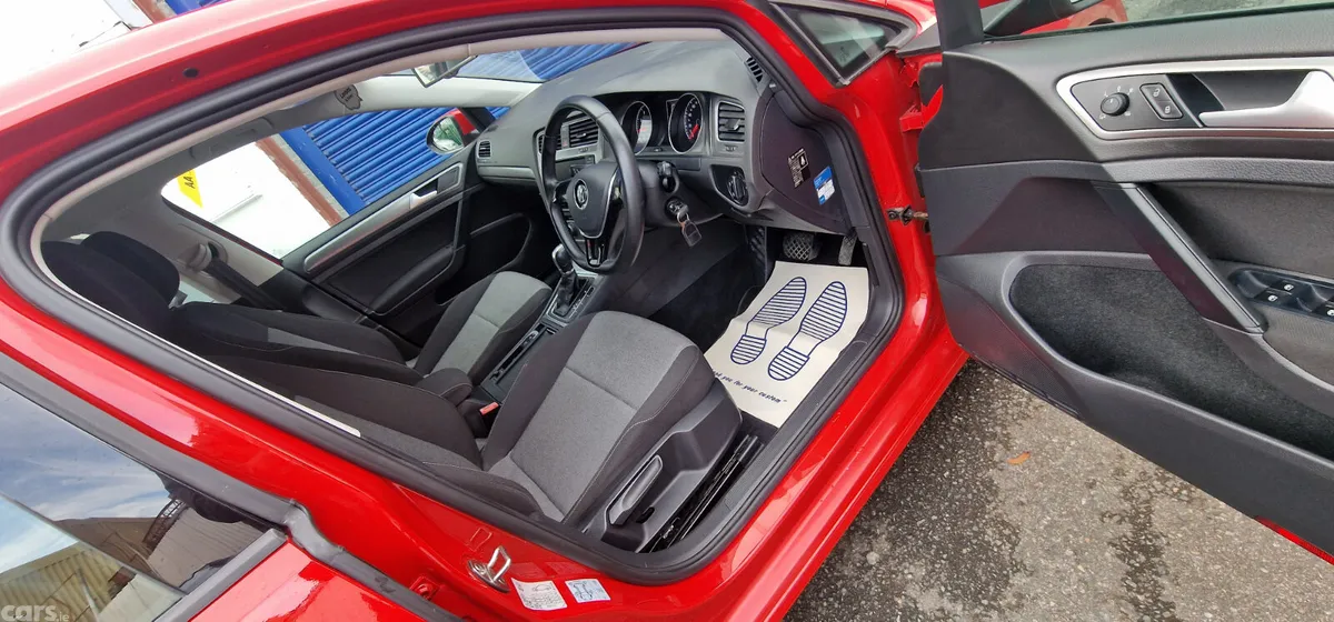Volkswagen Golf Hatchback, Petrol, 2016, Red