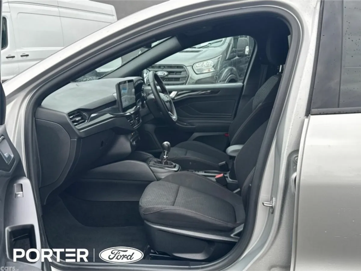 Ford Focus Hatchback, Petrol, 2024, Silver