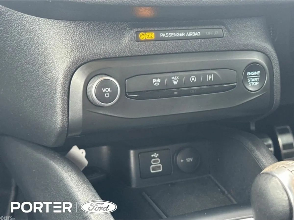 Ford Focus Hatchback, Petrol, 2024, Silver