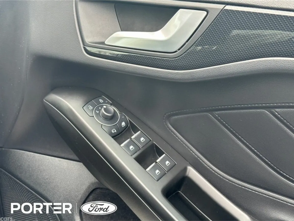 Ford Focus Hatchback, Petrol, 2024, Silver