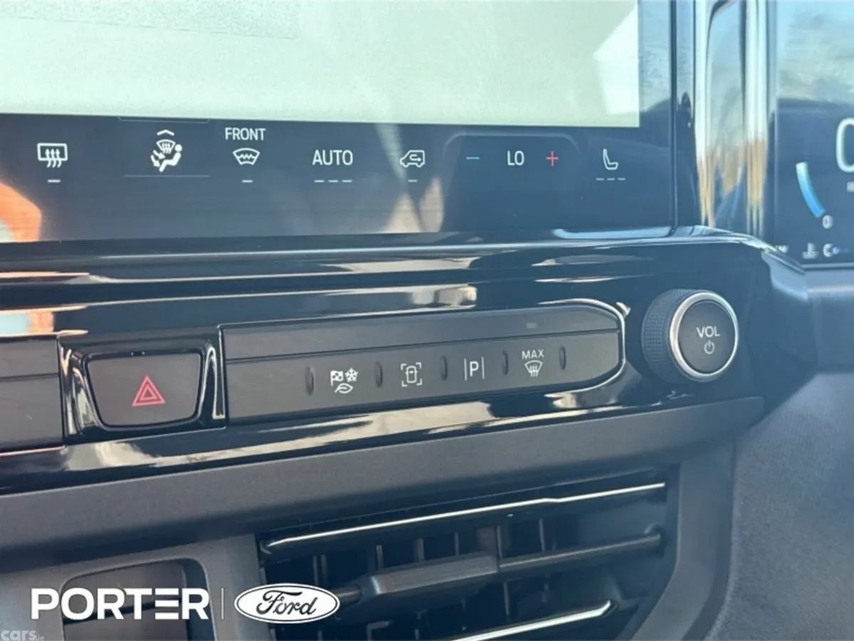 Ford Tourneo Custom MPV, Diesel, 2026, White