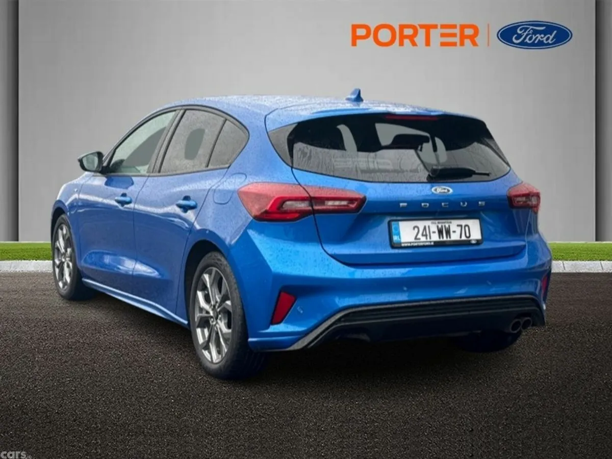 Ford Focus Hatchback, Petrol, 2024, Blue