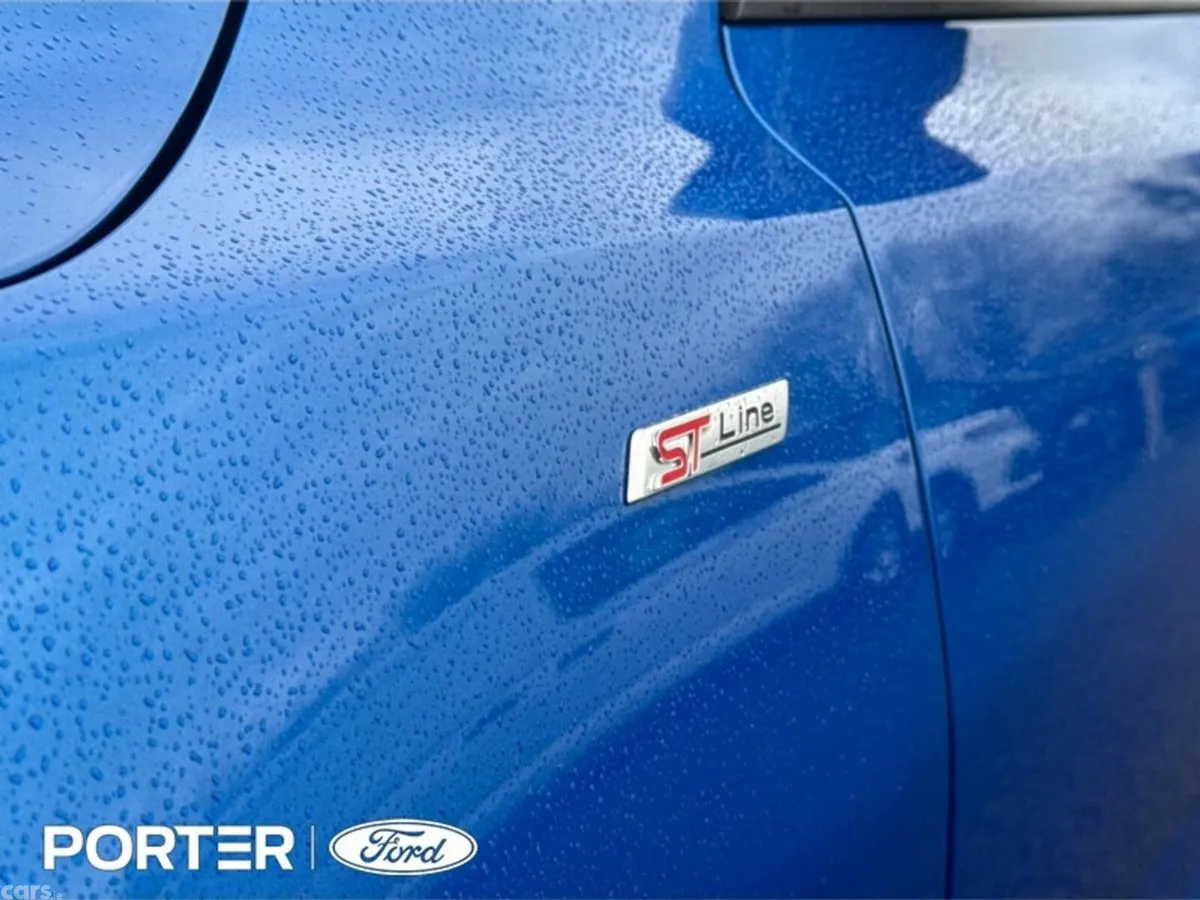 Ford Focus Hatchback, Petrol, 2024, Blue