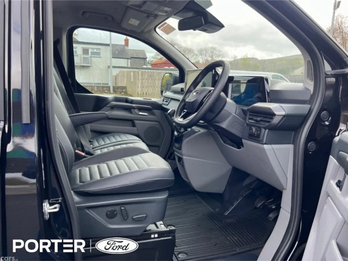 Ford Tourneo Custom MPV, Petrol Plug-in Hybrid, 2026, Black