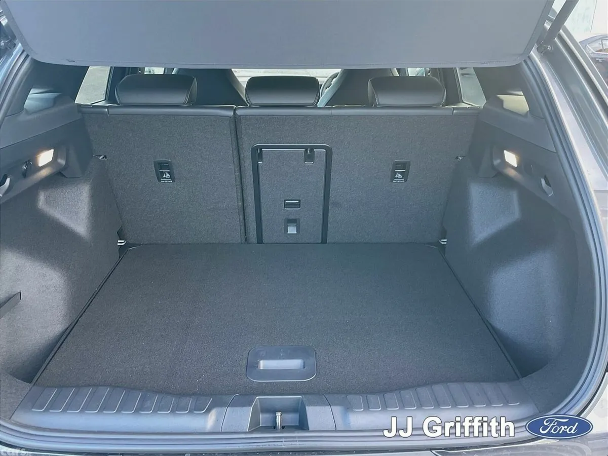 Ford Explorer MPV, Electric, 2025, Grey