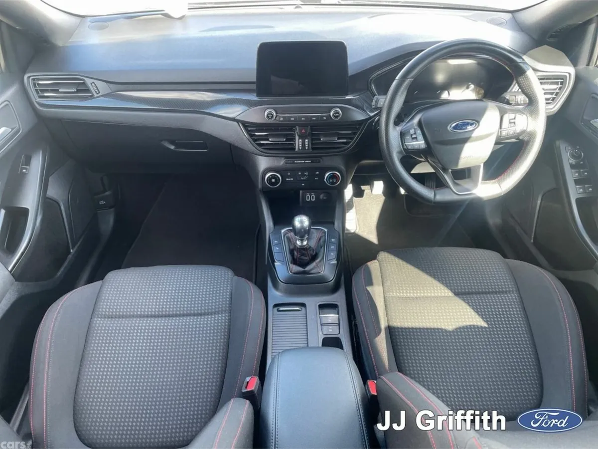 Ford Focus Hatchback, Petrol Hybrid, 2022, Grey