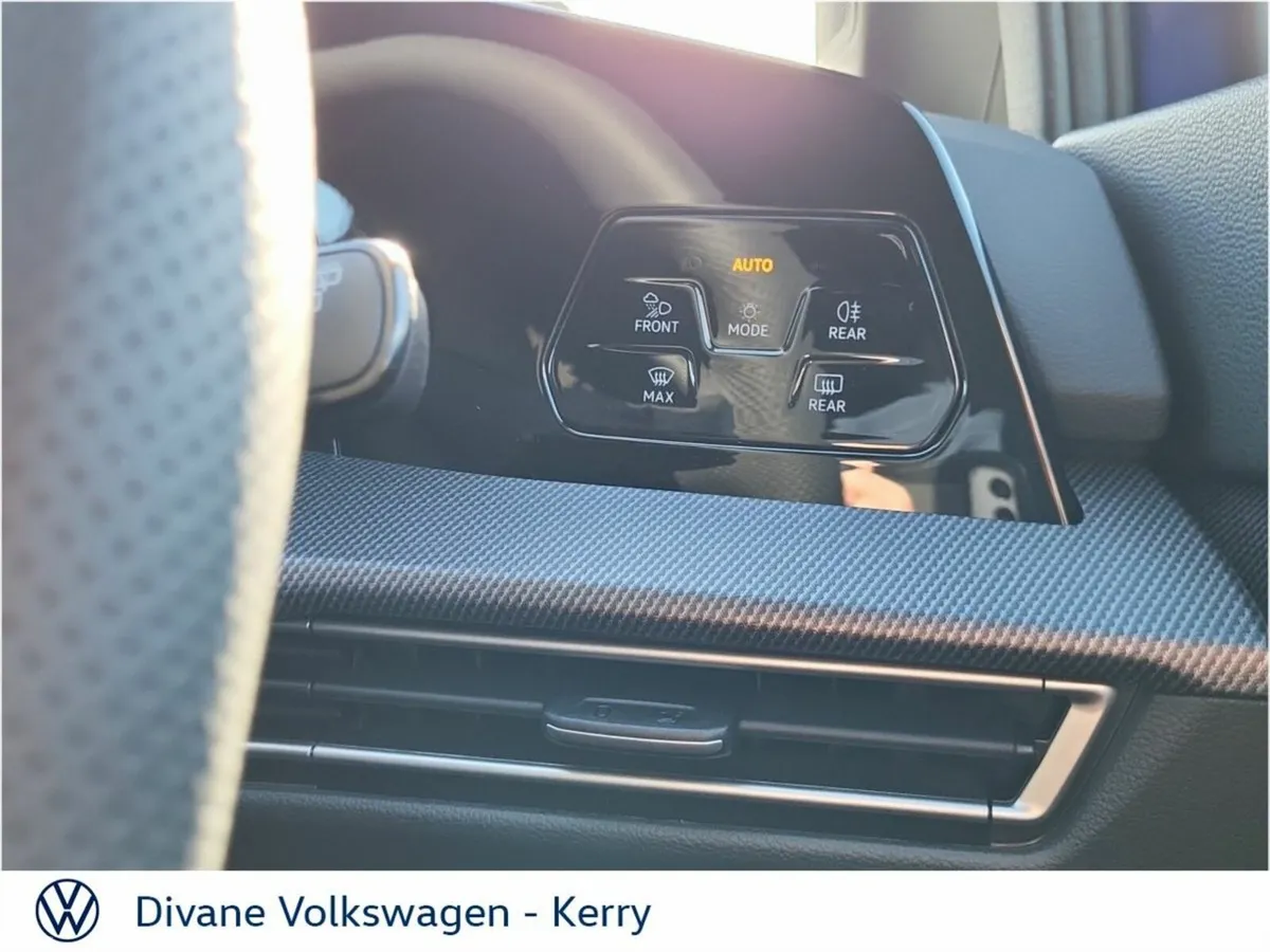 Volkswagen Golf Hatchback, Petrol, 2027, Blue