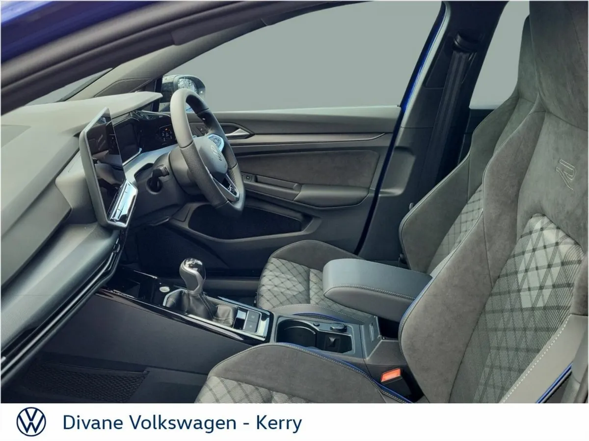 Volkswagen Golf Hatchback, Petrol, 2027, Blue
