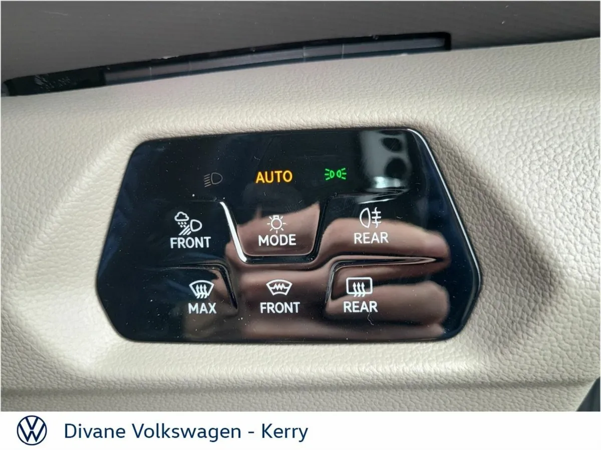Volkswagen Multivan MPV, Petrol Plug-in Hybrid, 2026, Black