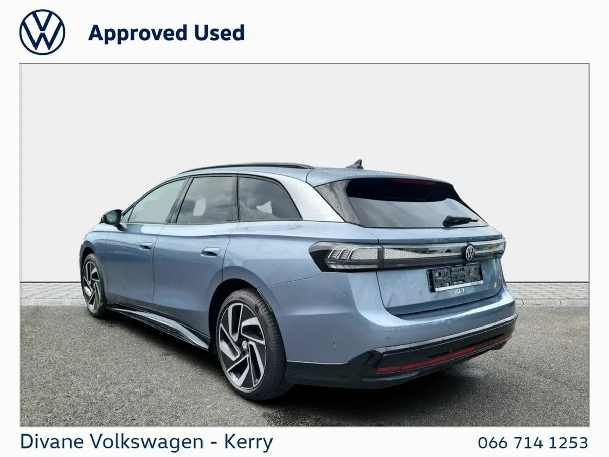 Volkswagen ID.7 Estate, Electric, 2027, Blue