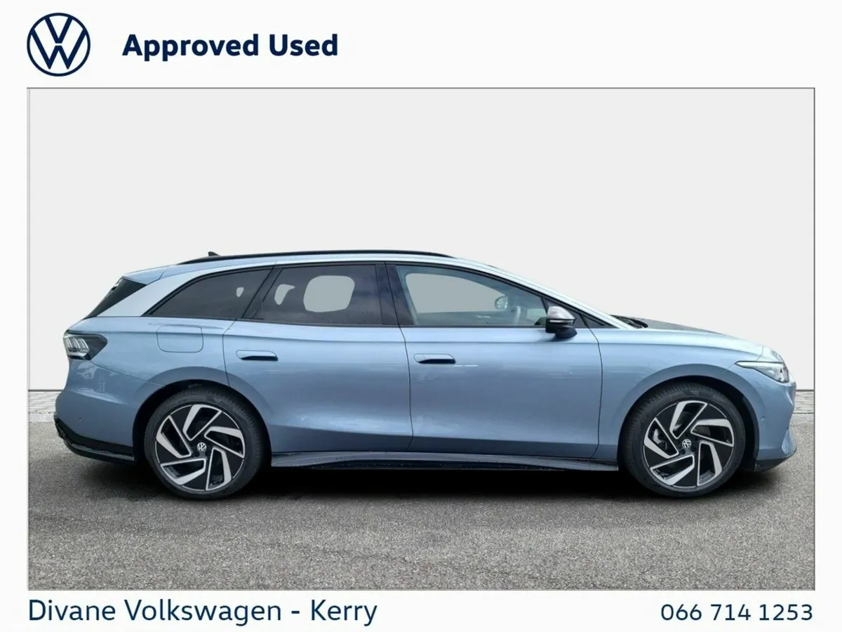 Volkswagen ID.7 Estate, Electric, 2027, Blue