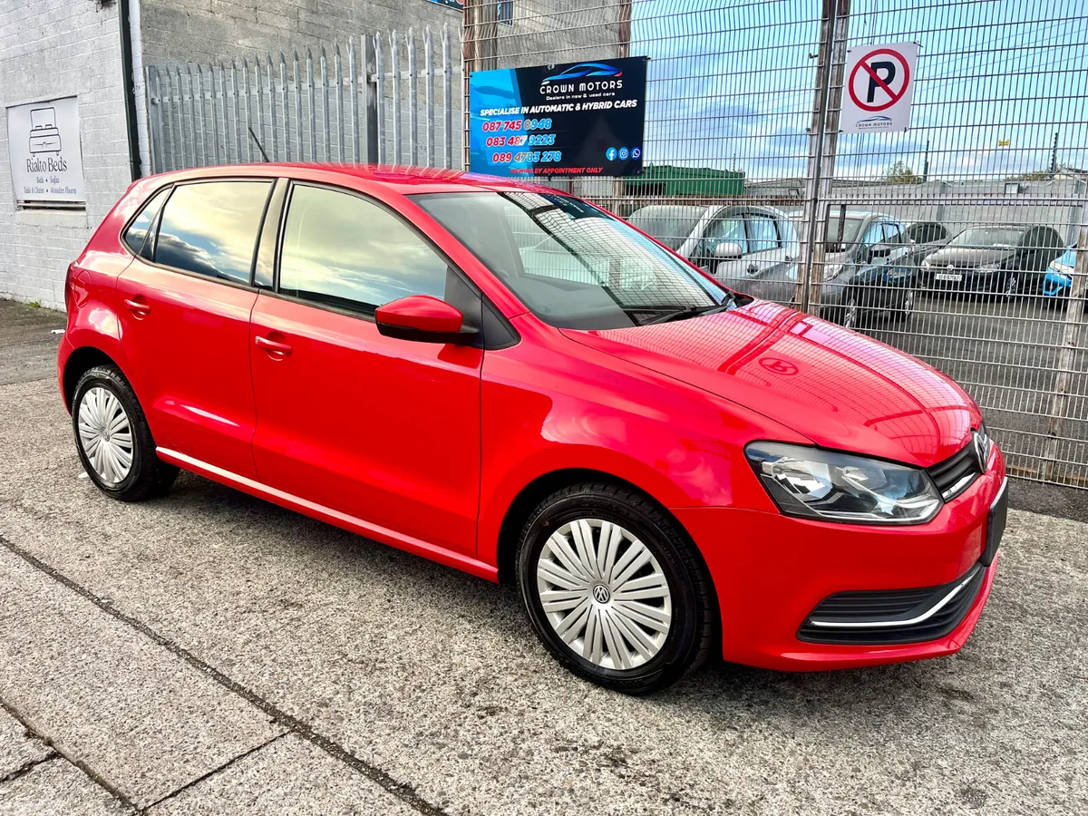 Volkswagen Polo Hatchback, Petrol, 2015, Red