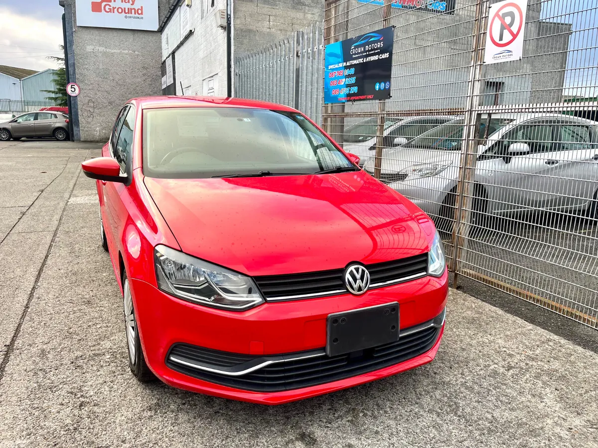 Volkswagen Polo Hatchback, Petrol, 2015, Red