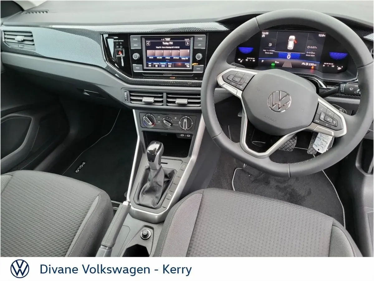 Volkswagen Polo Hatchback, Petrol, 2027, Silver