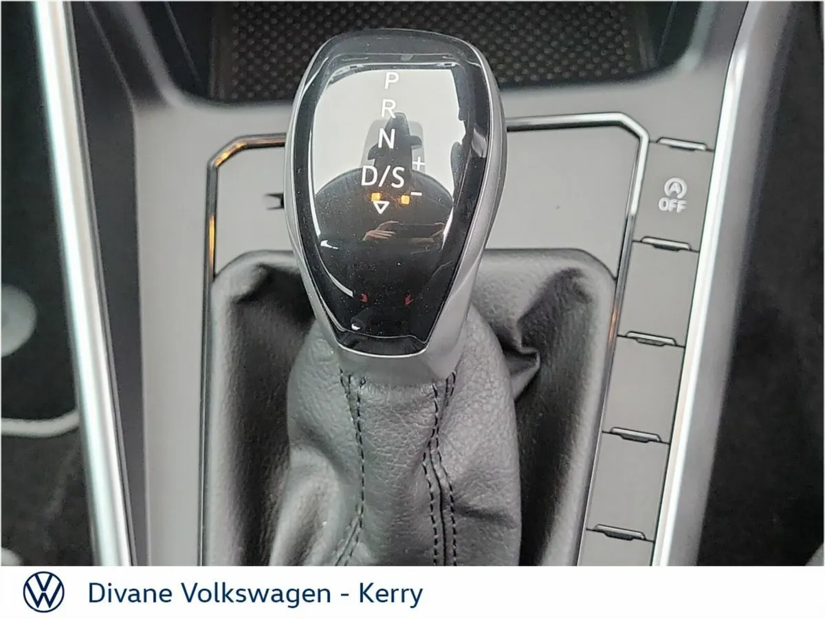 Volkswagen Polo Hatchback, Petrol, 2027, Silver