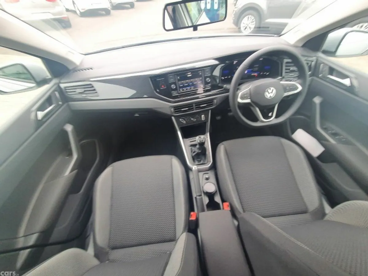 Volkswagen Polo Hatchback, Petrol, 2027, Silver