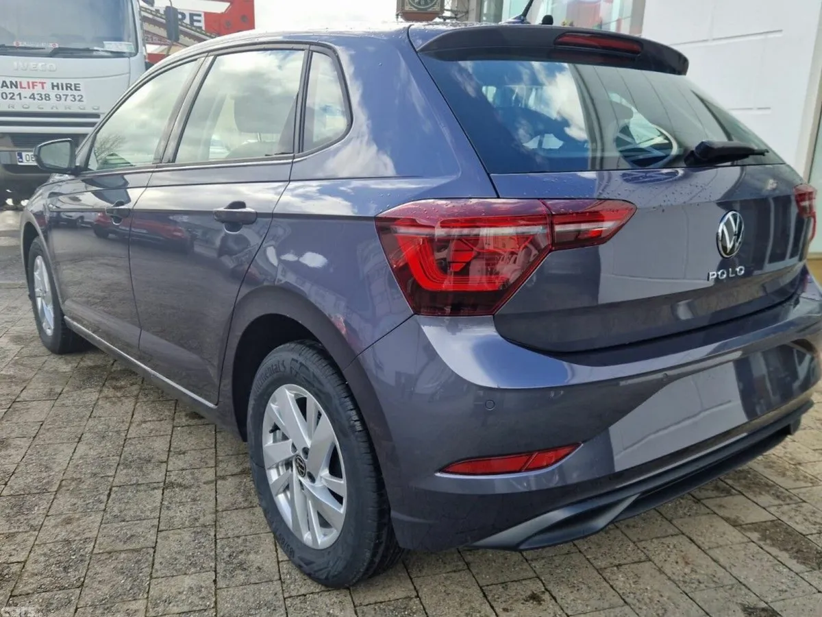 Volkswagen Polo Hatchback, Petrol, 2027, Grey