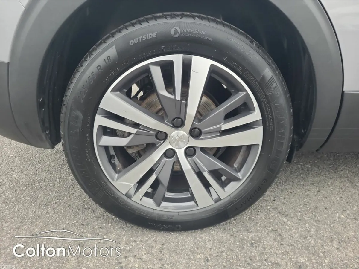 Peugeot 5008 MPV, Diesel, 2023, Grey