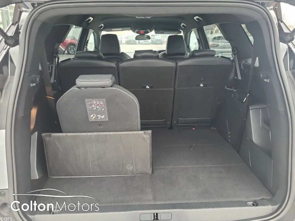 Peugeot 5008 MPV, Diesel, 2023, Grey