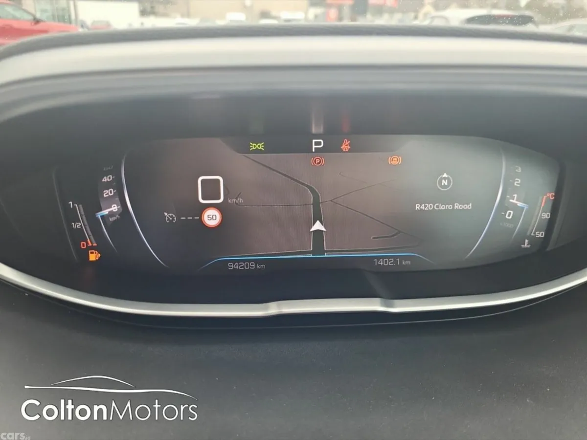 Peugeot 5008 MPV, Diesel, 2023, Grey