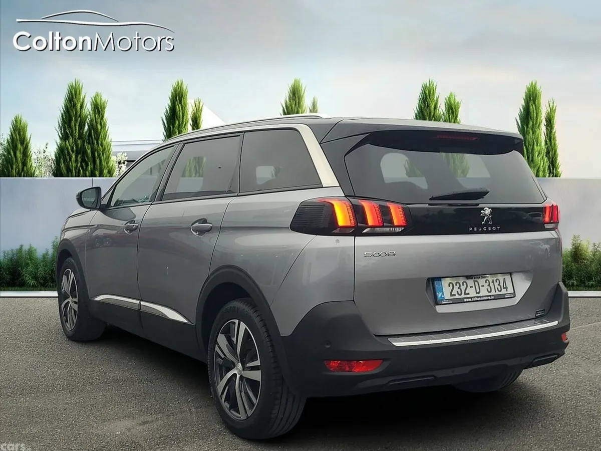 Peugeot 5008 MPV, Diesel, 2023, Grey