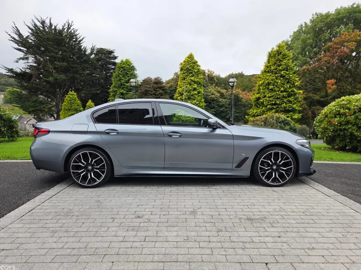 BMW 5-Series Saloon, Petrol Plug-in Hybrid, 2021, Blue