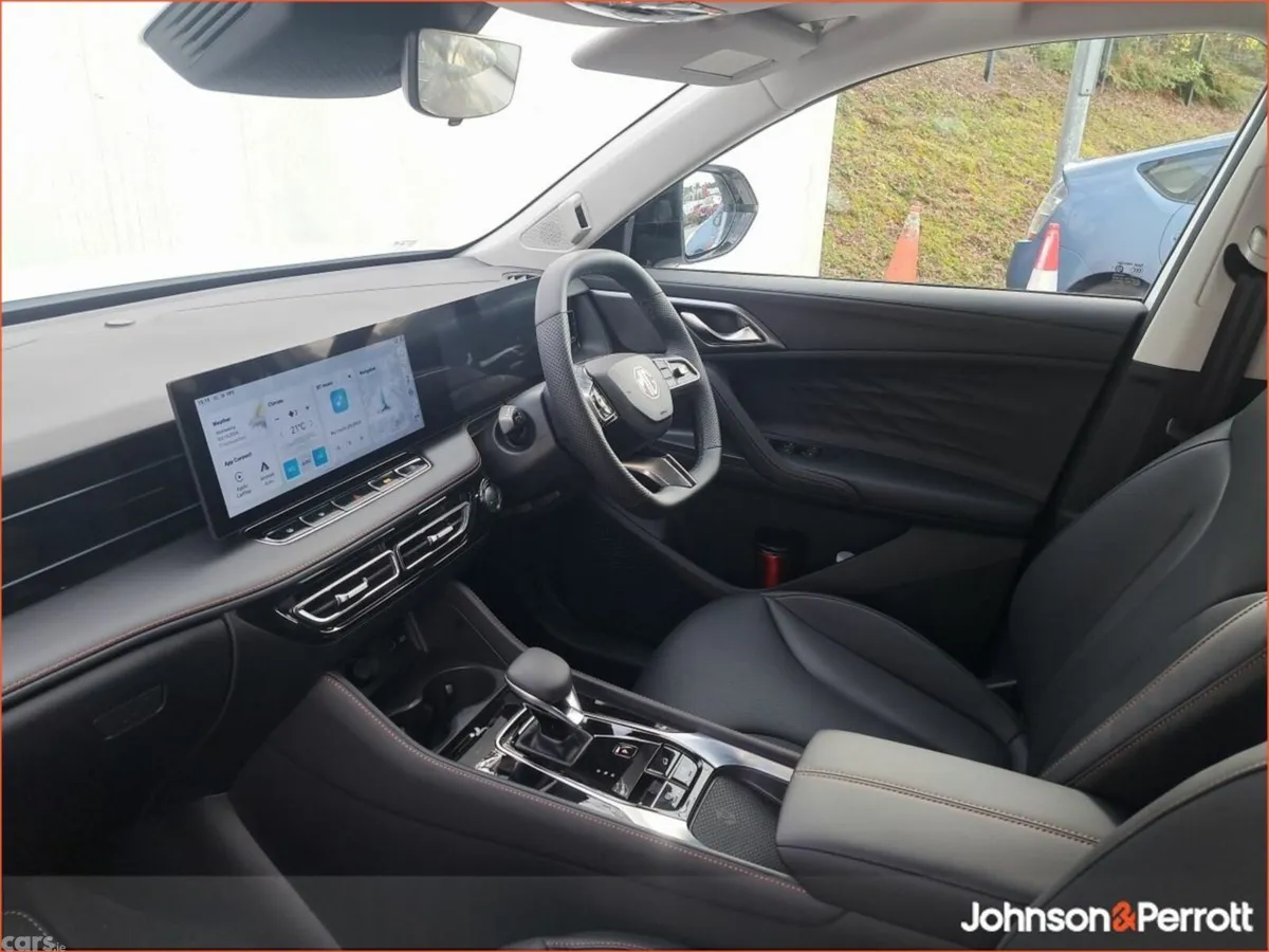 MG HS SUV, Petrol, 2027, 