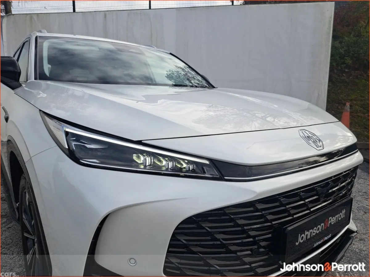 MG HS SUV, Petrol, 2027, 