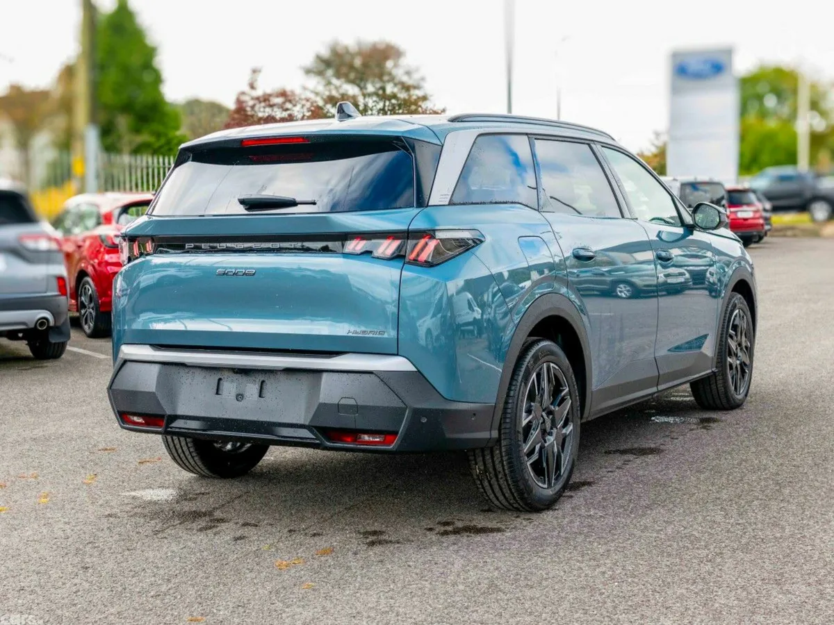 Peugeot 5008 MPV, Petrol Hybrid, 2026, 