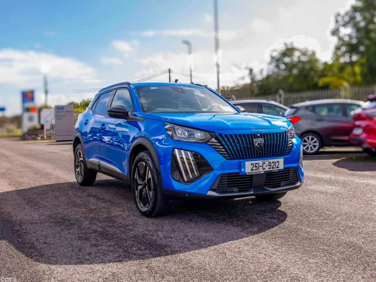 Peugeot 2008 MPV, Petrol, 2025, Blue