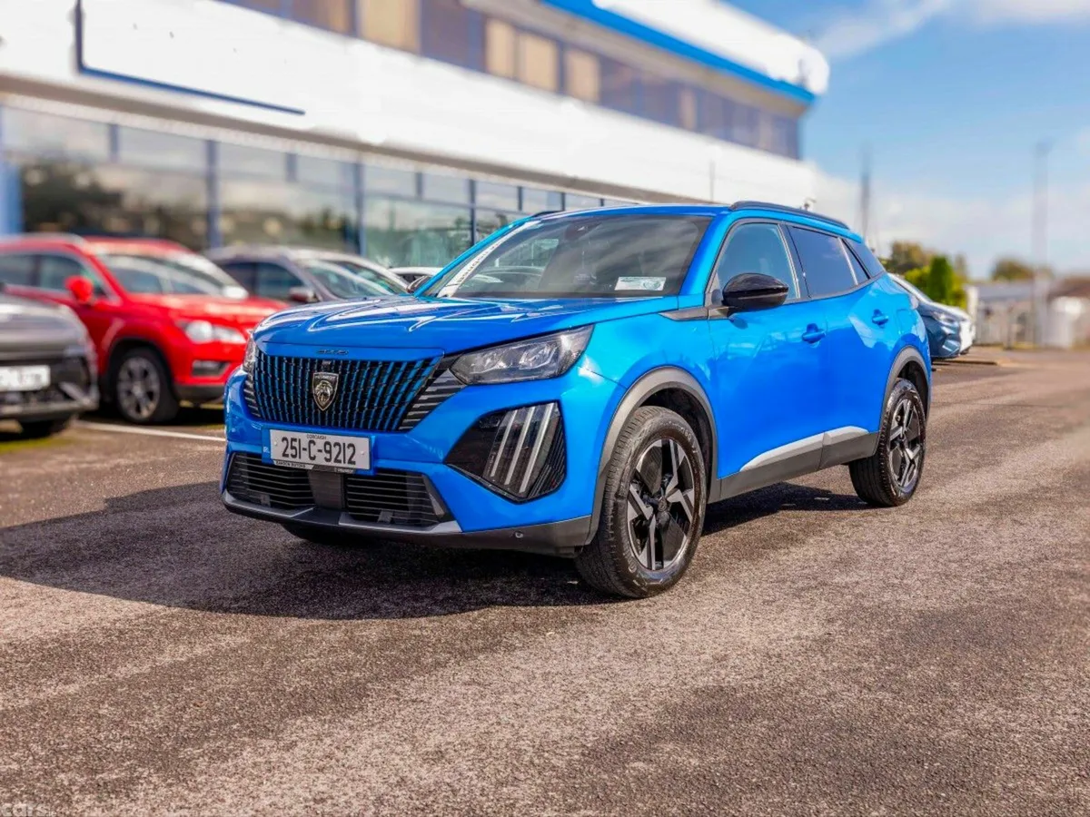 Peugeot 2008 MPV, Petrol, 2025, Blue
