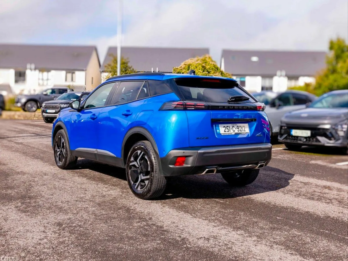 Peugeot 2008 MPV, Petrol, 2025, Blue