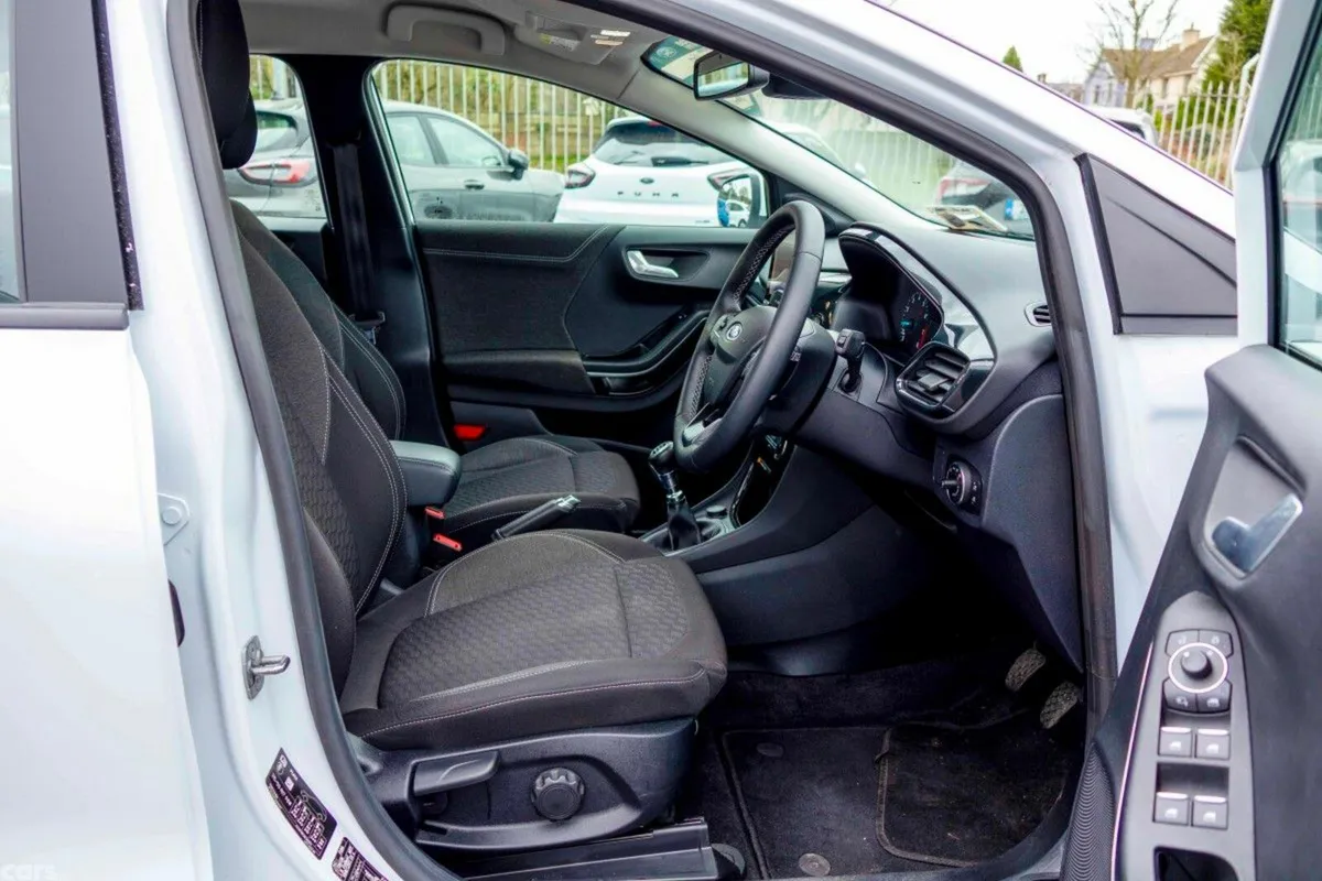 Ford Puma MPV, Petrol Hybrid, 2023, White