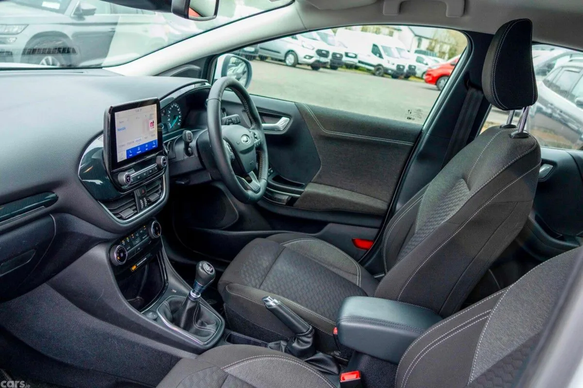 Ford Puma MPV, Petrol Hybrid, 2023, White