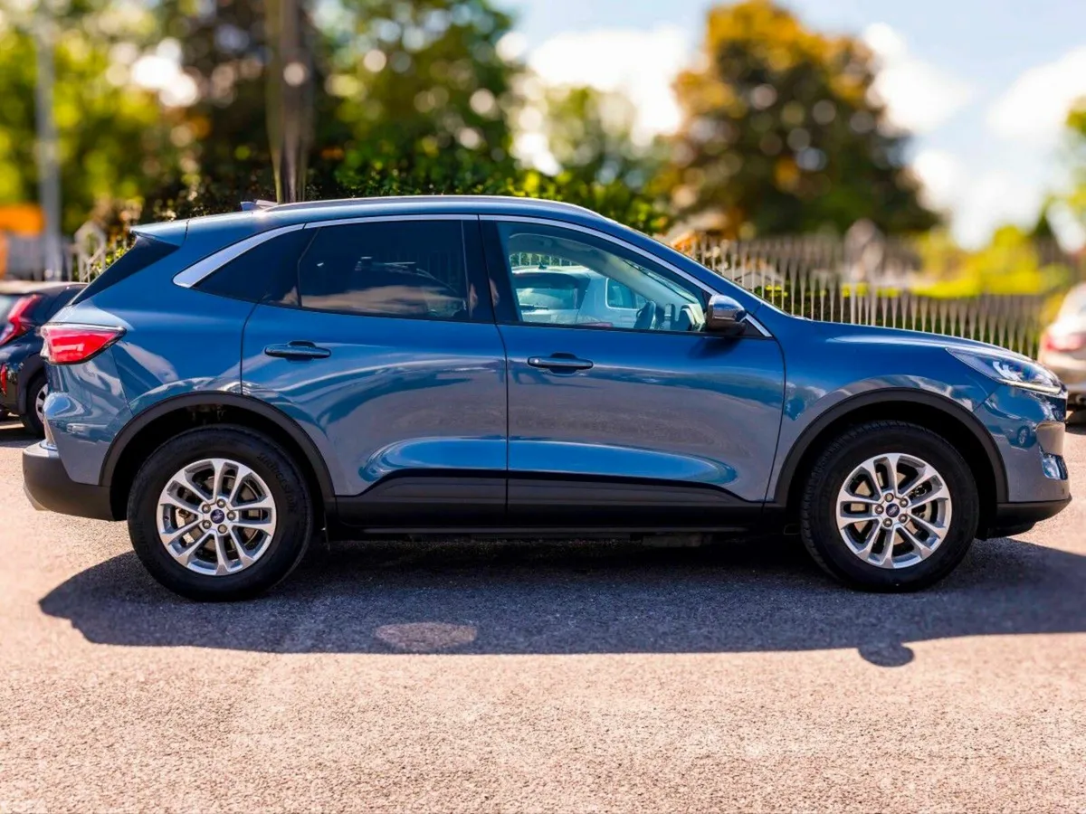Ford Kuga SUV, Petrol Hybrid, 2022, Blue